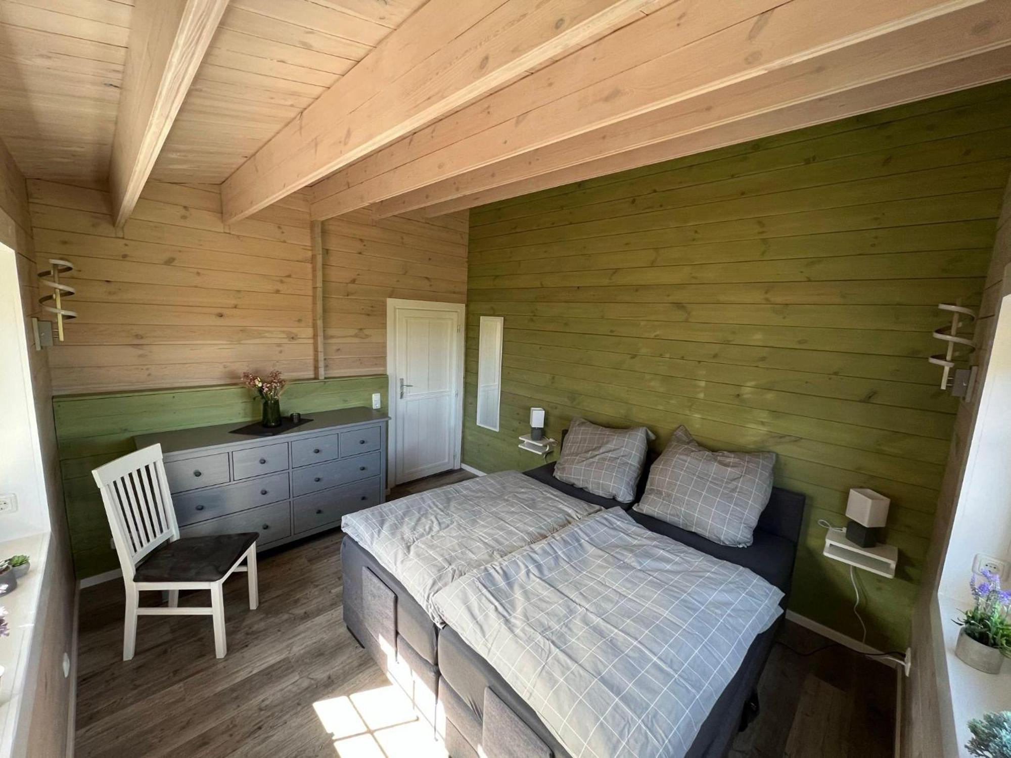 Idyllisches-Blockbohlenhaus-Mit-Eigenem-Garten-Und-Sauna-Zum-Wohlfuehlen Martensrade Exterior foto
